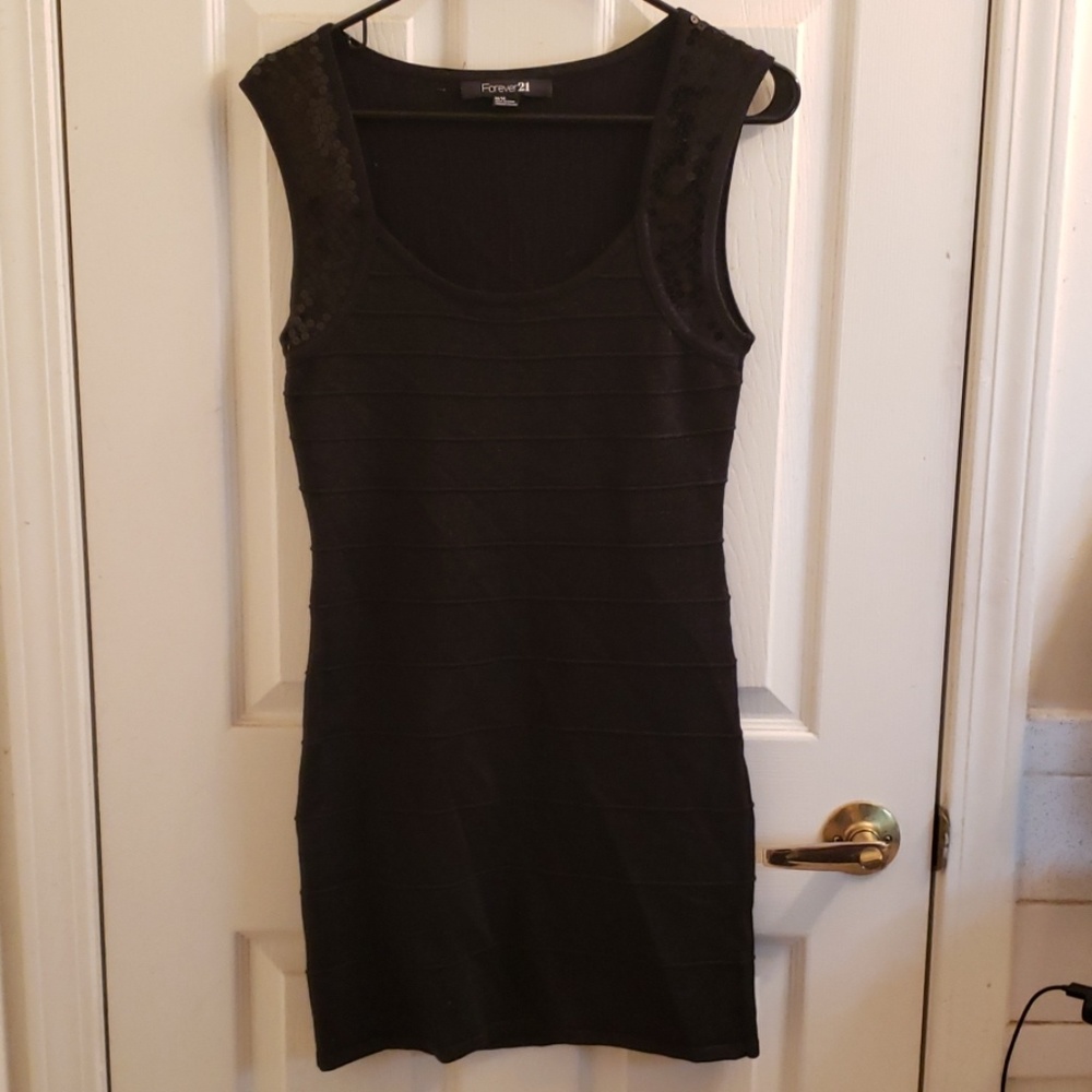 Forever 21 Black Banded Tube Dress M